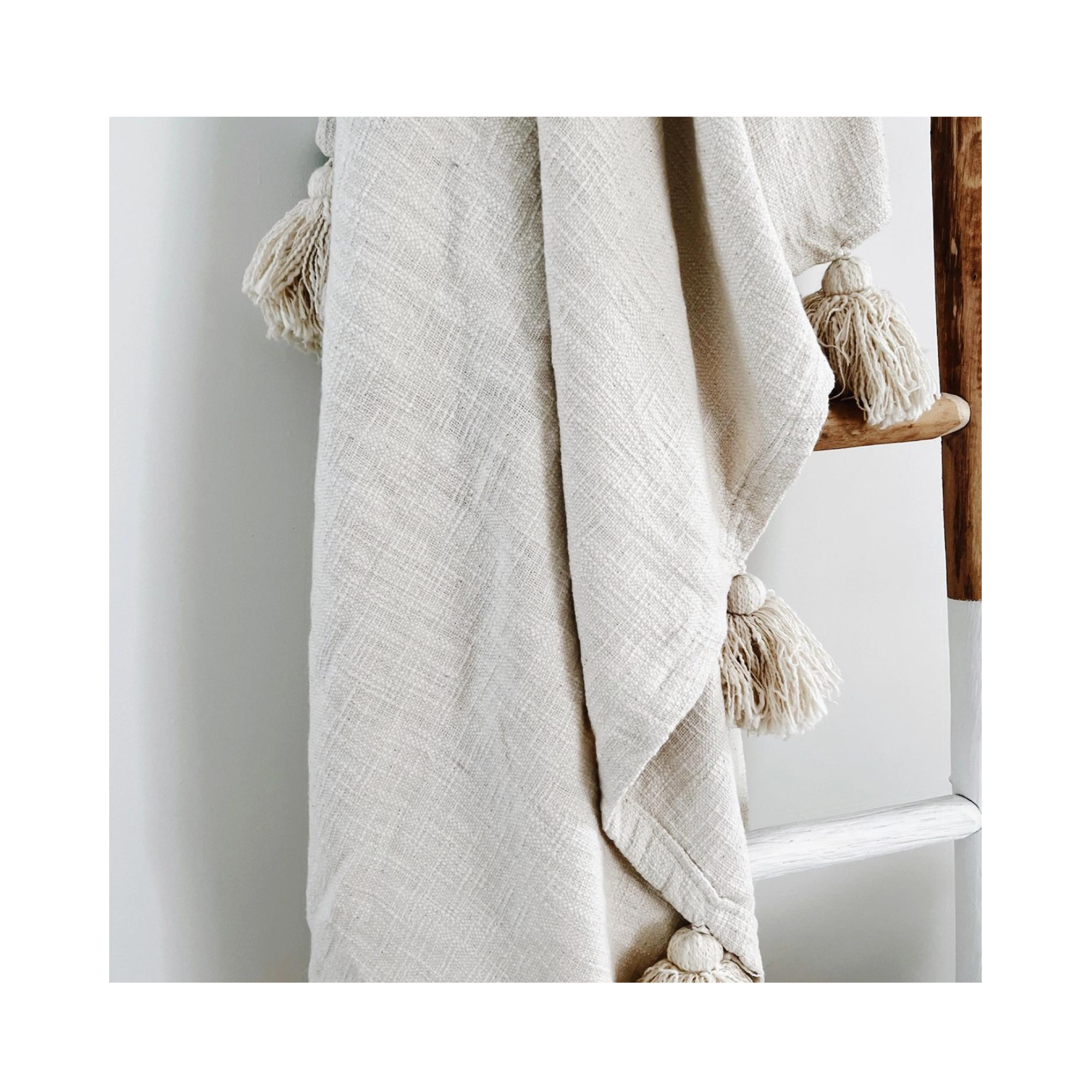 Neutral Throw With Tassles